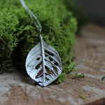 Naszyjnik z listka wilczej jagody