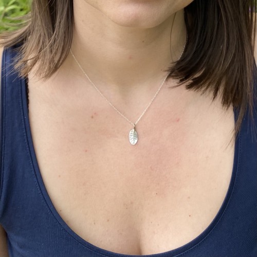 Naszyjnik z listka perukowca