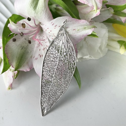 Naszyjnik z płatka miechunki