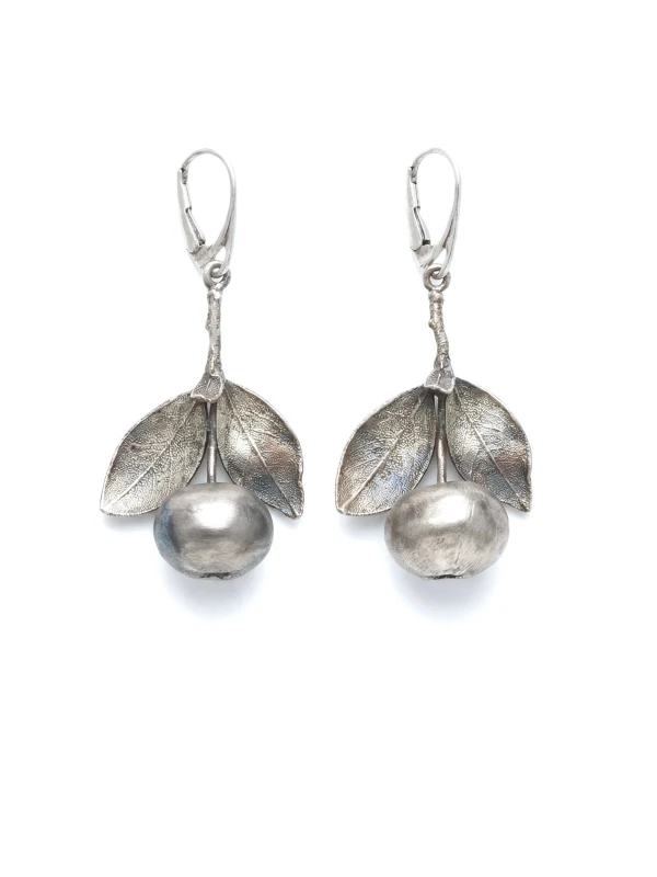 kolczyki borówki na białym tle.jpg